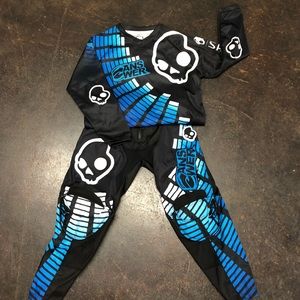 Ans Wer motorcycle gear!!! Skull candy...